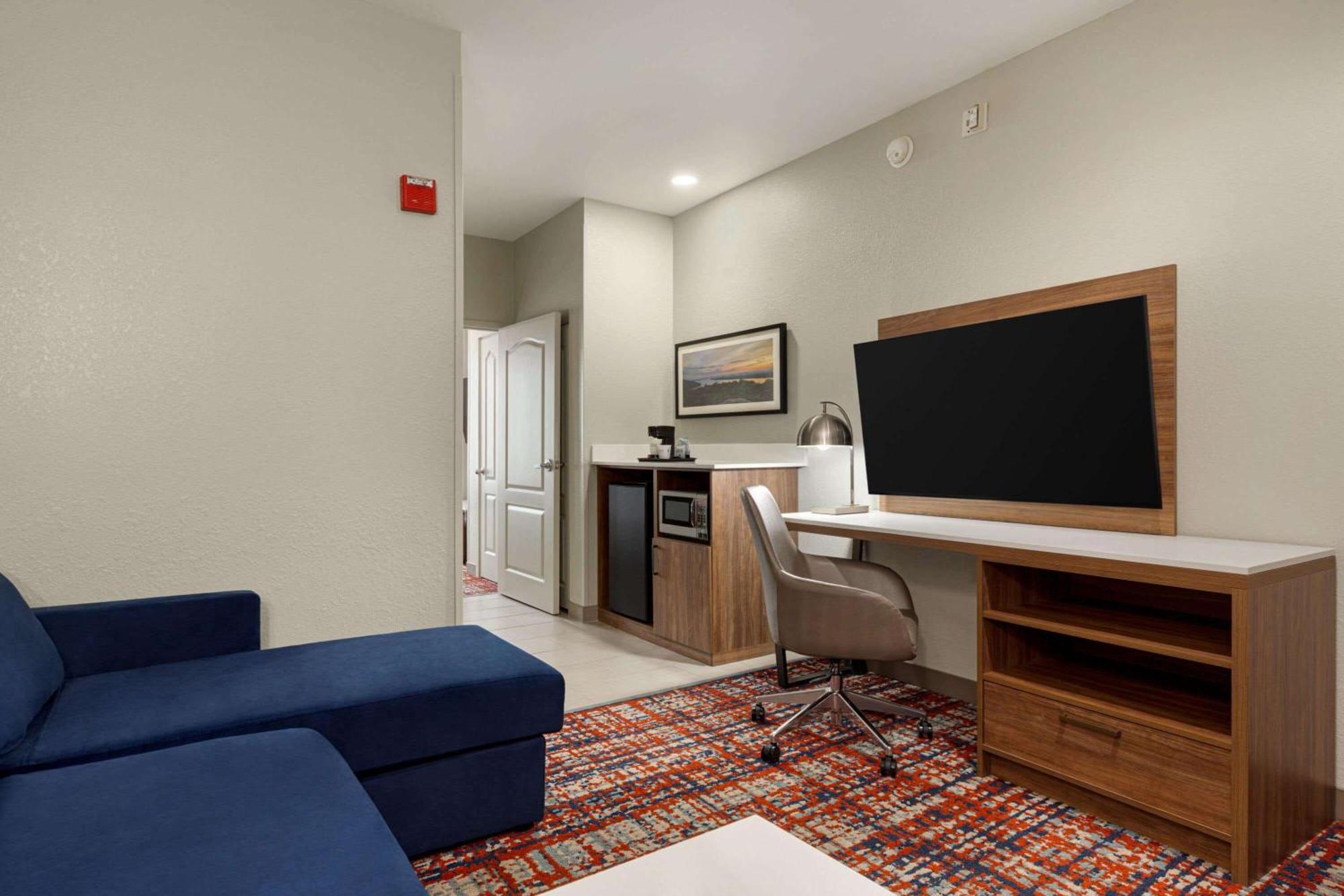 Отель La Quinta By Wyndham Oxford - Anniston Экстерьер фото